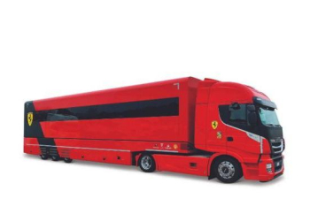 IVECO S-Way 570 Ferrari Racing Transporter (2022) + 2* FERRARI F1-75, red
