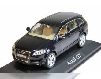 AUDI Q7 4.2 FSI Quattro, dark blue metallic