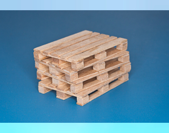 4 x natural wood pallets