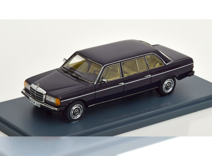 MERCEDES-BENZ V123 Saloon, dark blue