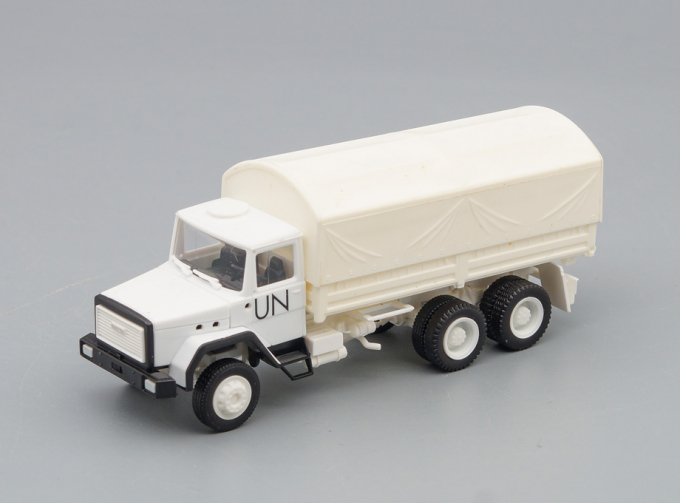 IVECO UN, white