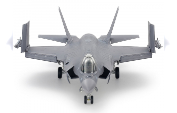 Сборная модель F-35C Lightning II