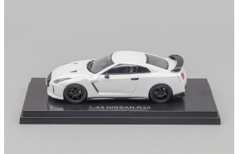 NISSAN GT-R R35, pearl white