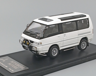 MITSUBISHI Delica Star Wagon 4WD (1990-1999), white