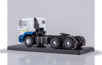 Камский грузовик 6460 седельный тягач, белый / голубой
