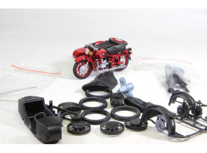 Сборная модель Днепр МТ-10 мотоцикл с коляской 