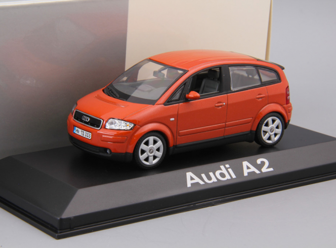 AUDI A2 (2001), orange metallic