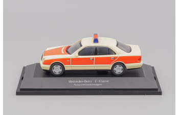 MERCEDES-BENZ E-Klasse Notarzteinsatzwagen, beige / pink