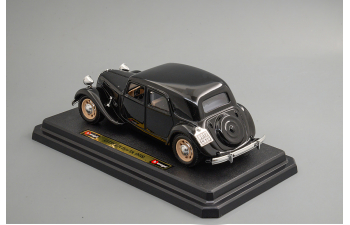 CITROEN 15 CV TA (1938), black