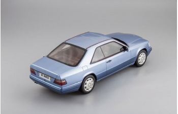 MERCEDES-BENZ C124 E320 Coupe, pearl blue