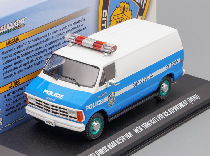 DODGE Ram B250 Van "New York City Police Department" (NYPD) 1987 (Greenlight!)