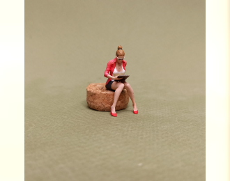 Фигура 0865 Секретарша со списком, неокрашенная