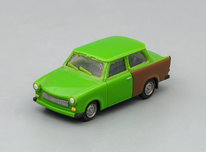 TRABANT 601, green