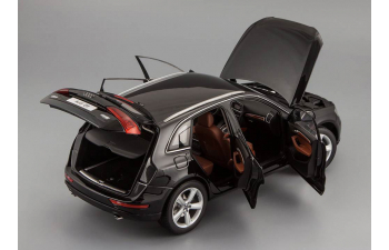 AUDI Q5 Facelift with sun-roof (2013), phantom black