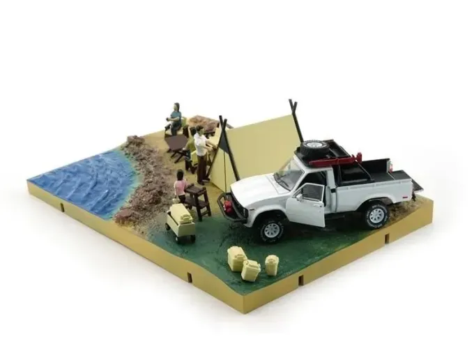 TOYOTA Hilux N60 (1980) + набор для кемпинга