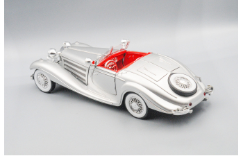 MERCEDES-BENZ 500K, серебристый, 30 см