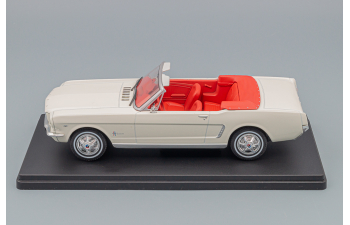 FORD Mustang convertible (1965), white / red