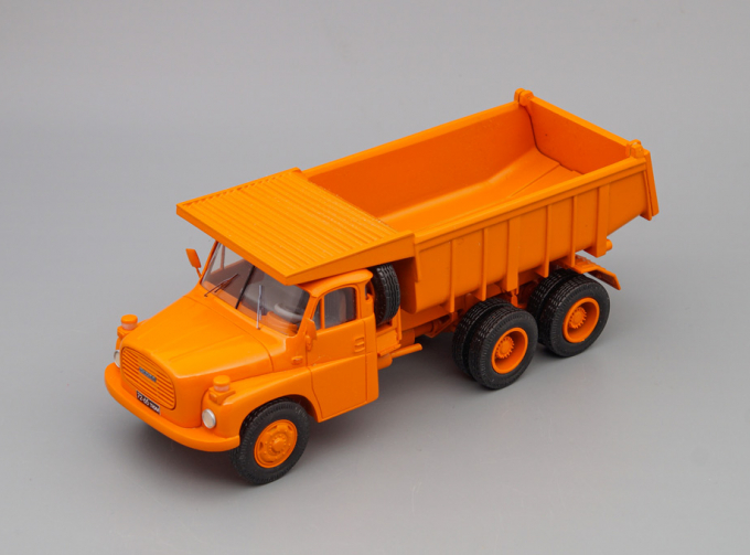 TATRA 148 S1, orange