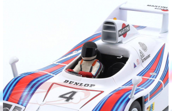 Фигурка сидящего гонщика в черном шлеме (1977)