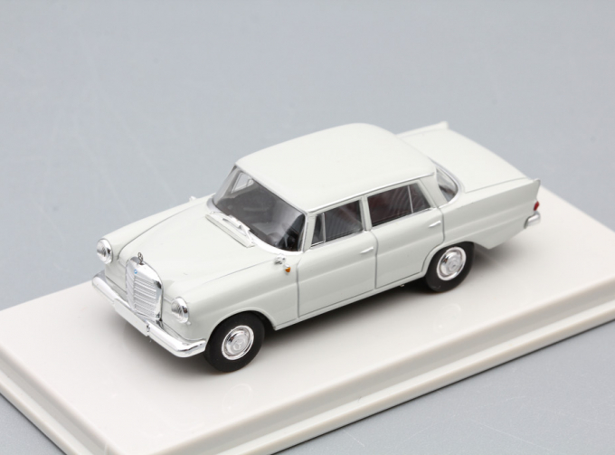 MERCEDES-BENZ 190C W110, light grey