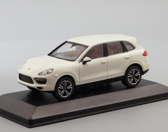 PORSCHE Cayenne Turbo S 2012, white