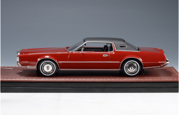 LINCOLN Continental Continental Mark IV (1972) Red Moondust Poly