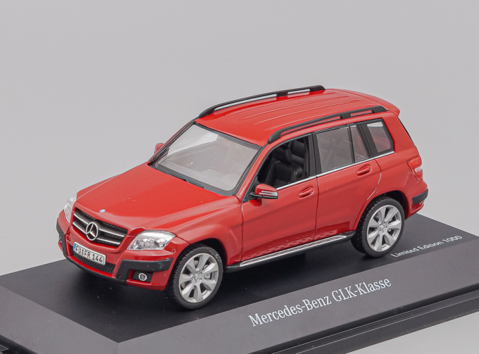 MERCEDES-BENZ GLK-Klasse, dark red