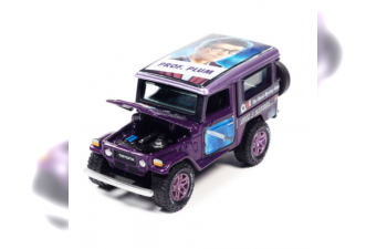 TOYOTA Land Cruiser with Poker Chip, purple with clue graphics