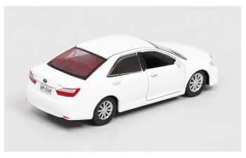 TOYOTA Camry (2014), white