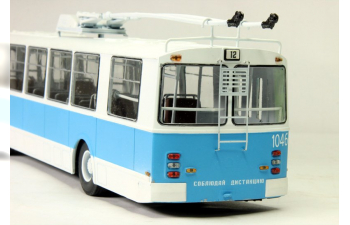 ЗиУ-9 троллейбус (чистый)
