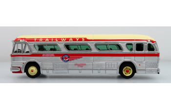 GM PD4104 Coach Continental Trailways (1959), silver/red