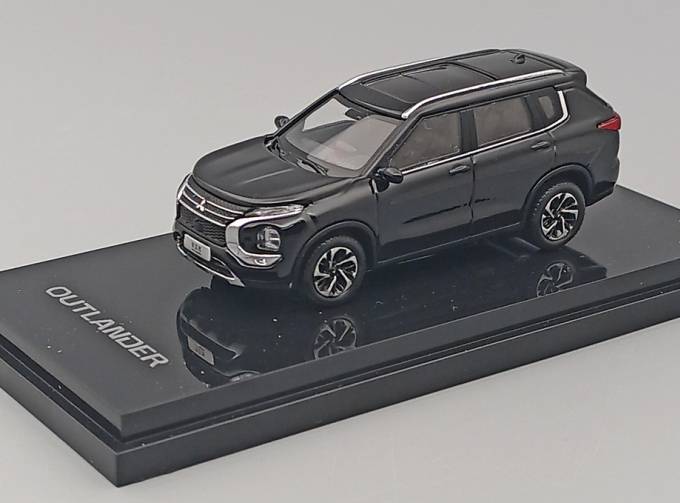 MITSUBISHI Outlander (2022), black