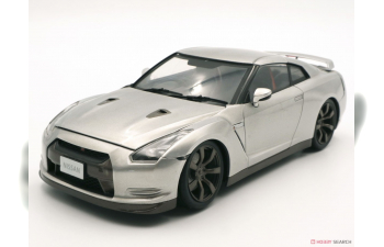 Сборная модель NISSAN GT-R