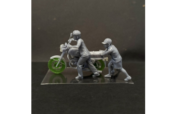 Сборная модель "Санино детство" (мотоцикл В3М плюс три фигурки)