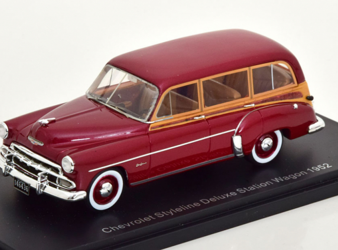 CHEVROLET Styleline Deluxe Station Wagon (1952), metallic red/wood