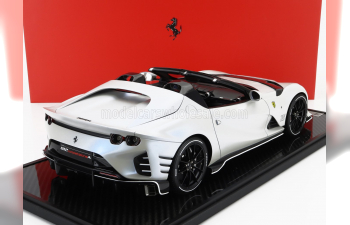 FERRARI 812 Competizione A Spider №16 Personal Car Charles Leclerc (2022) - Con Vetrina - With Showcase, Bianco Onda Marina - Matt White