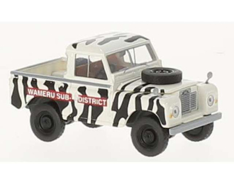 Land Rover 88 *Wameru Sub District*, black/white