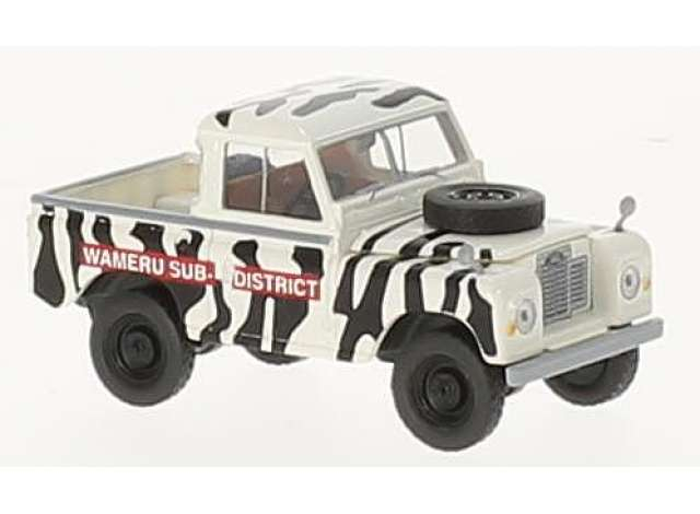 Land Rover 88 *Wameru Sub District*, black/white