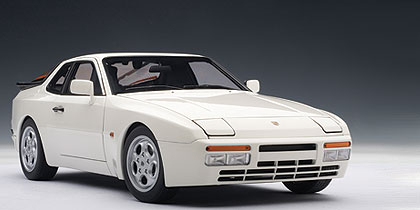 PORSCHE 944 TURBO, WHITE