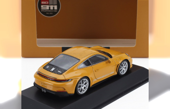 PORSCHE 911 992 S/t Coupe (2024), Yellow