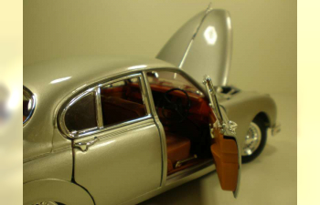 JAGUAR Mark II (1959), Gold Collection 1:18, серебристый