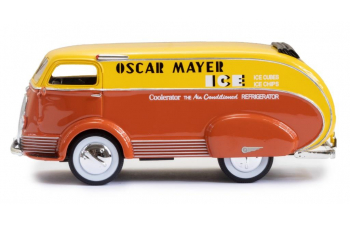 International D-300 Oscar Mayer ice delivery van (open rear door) - 1938