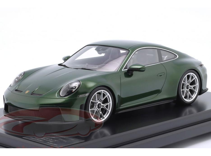 PORSCHE 911 (992.2) GT3 Touring (2025), oak green metallic