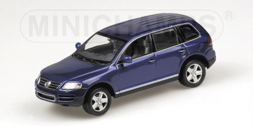 VOLKSWAGEN Touareg, blue