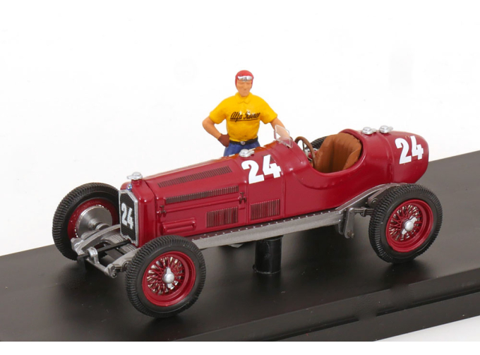 ALFA ROMEO P3 №24  Winner Monza, Nuvolari (1932)-с фигуркой победителя