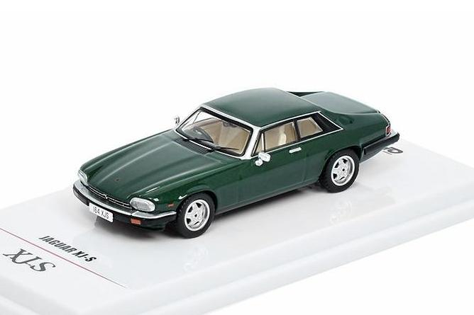 JAGUAR XJ-S (1975), green