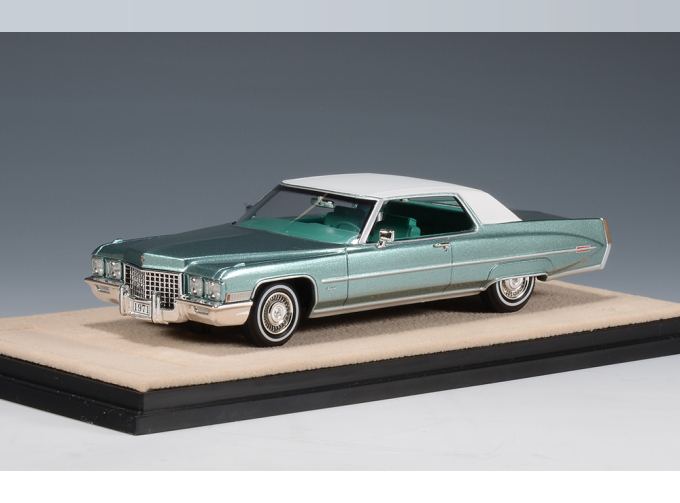 CADILLAC Coupe Deville (1971), Adriatic Turquoise Metallic