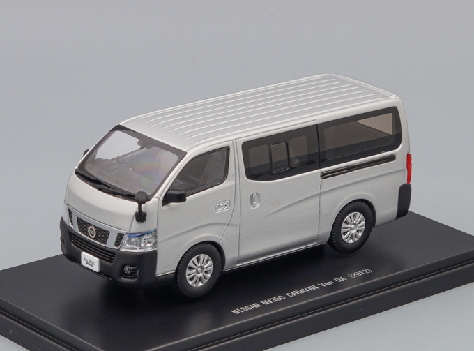 Nissan NV350 Caravan Van DX 2012 серебристый
