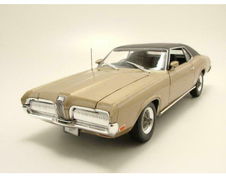 Mercury Cougar XR7 1970 золотистый