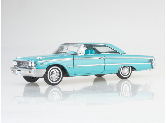 FORD Galaxie 500 XL Hardtop, light blue